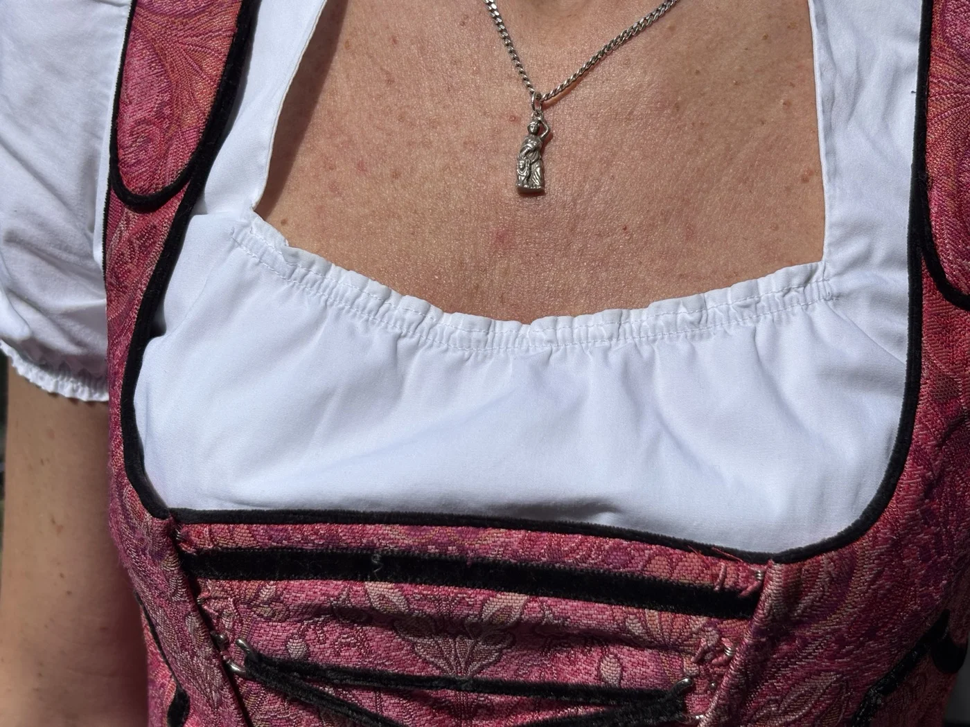 Bavaria Anhänger aus 925er Silber – Detailansicht